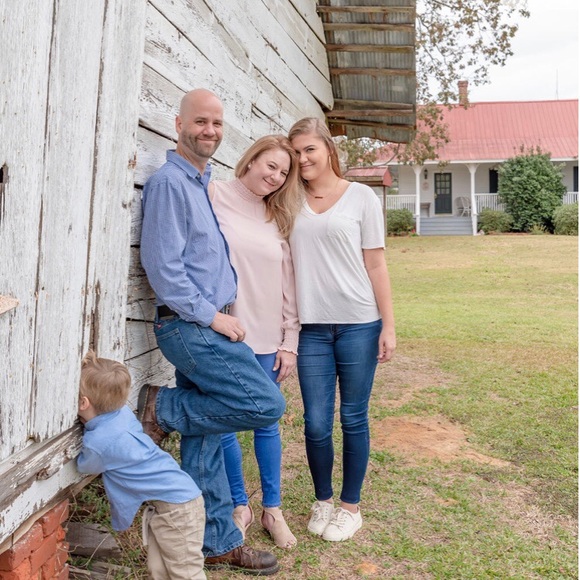 Meet your posher Renee’ Posh Ambassador 5🌟 Seller - Picture 2 of 3